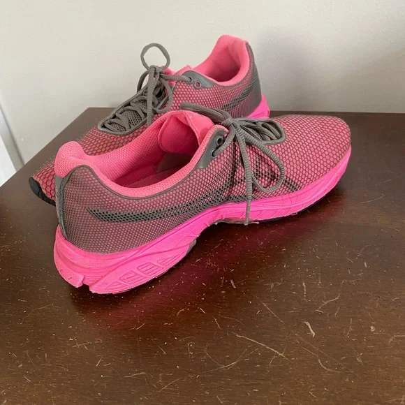 ASICS runner gently used - Picture 7 of 7